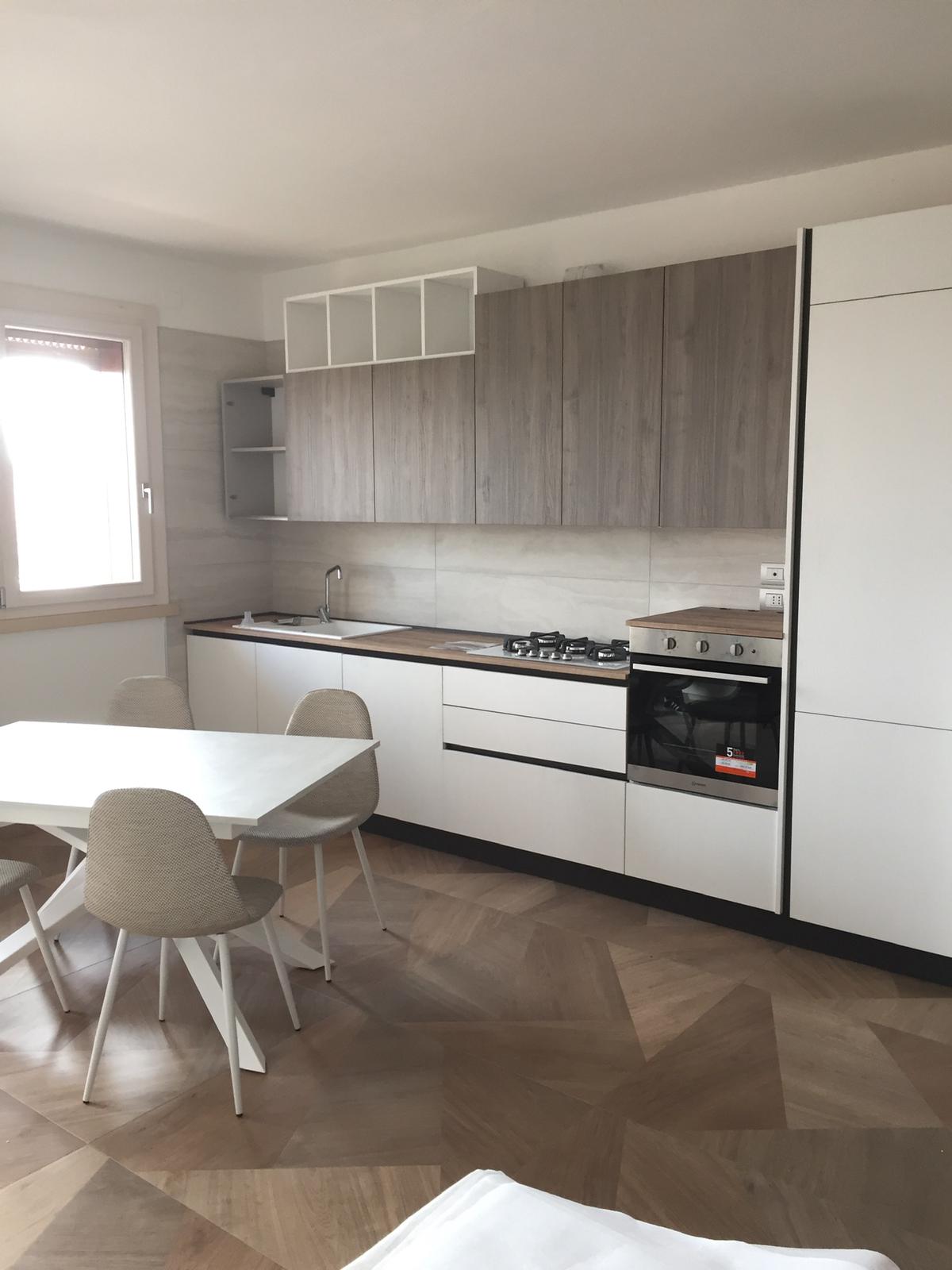 arredamenti-mobil-stock-cucine00022